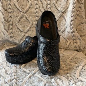Size 37 Dansko XP brand new!